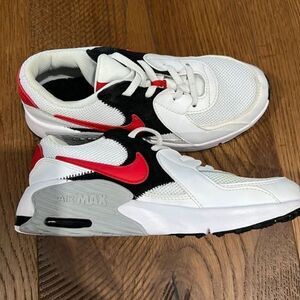 Boys' Nike Big Kid Air Max Excee Sneakers in White/Red/Black Size 2